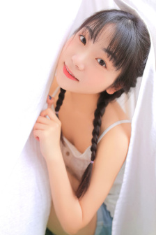 关秀媚四点尽露的视频